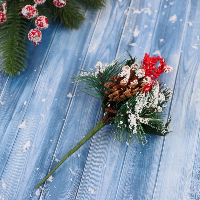 Декор  Декор "Зимние грезы" морошка снежные шишки и веточки, 19 см