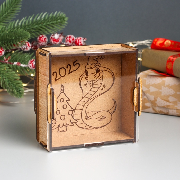 Новогодняя копилка с акрилом  Новогодняя копилка с акрилом "Змея. Кобра у ёлки" 12х12х4 см