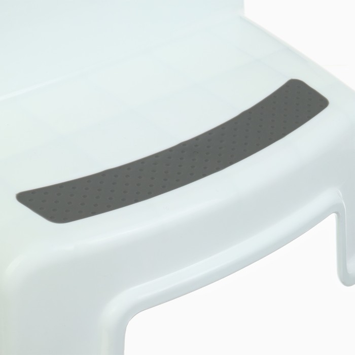 Подставка детская с прорезинеными ступеньками, 36х33х25см, цвет белый/серый Подставка детская с прорезинеными ступеньками, 36х33х25см, цвет белый/серый