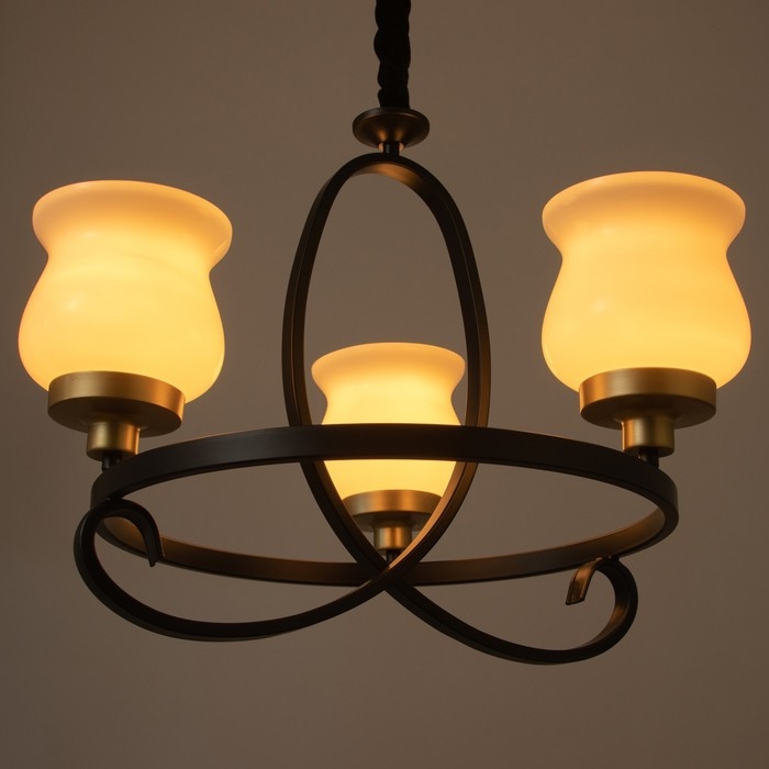 Люстра Люстра "Кантри" 3х40Вт Е27 черно-золотой 50х50х50 см BayerLux