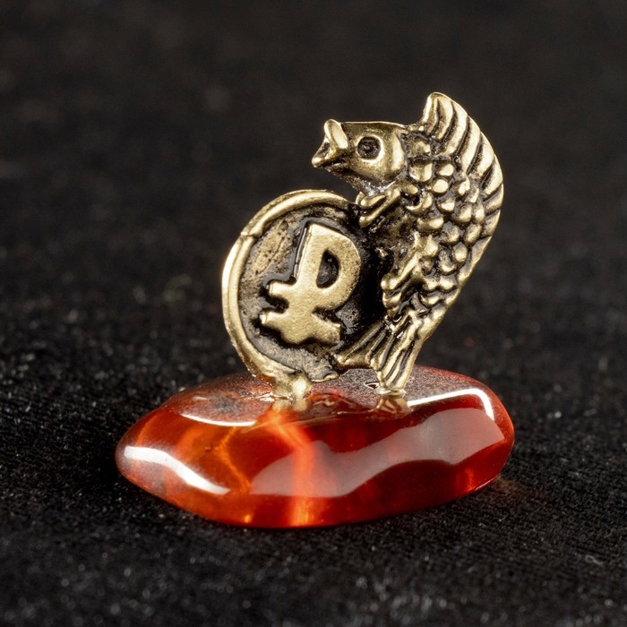 Сувенир Сувенир "Карась с рублём", латунь, янтарь, 2,5х2,5 см