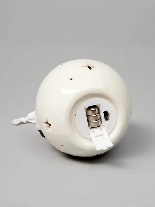 Ёлочный шар с подсветкой &laquo;Дед Мороз&raquo;, 10&times;8.6&times;8.6 см, 1 LED, керамика, от батареек LR44&times;3, керамика, свечение тёплое белое