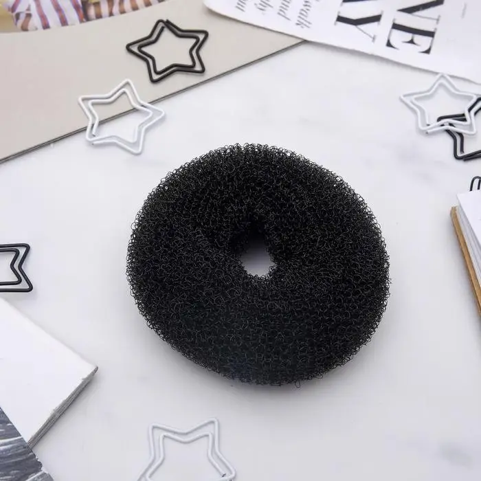 Валик-резинка для создания пучка, 4×7 см, чёрный Валик-резинка для создания пучка, 4×7 см, чёрный