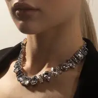 Колье &laquo;Драгоценность&raquo;, геометрия, белое в серебре, 32 см