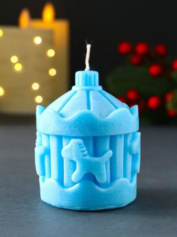 Свеча новогодняя "Карусель с лошадками" 60х80 мм, голубой