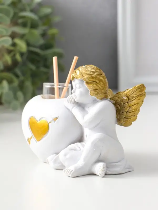 Аромадиффузор полистоун с палочками "Ангел с сердцем" белый с золотом 5,3х12х9 см