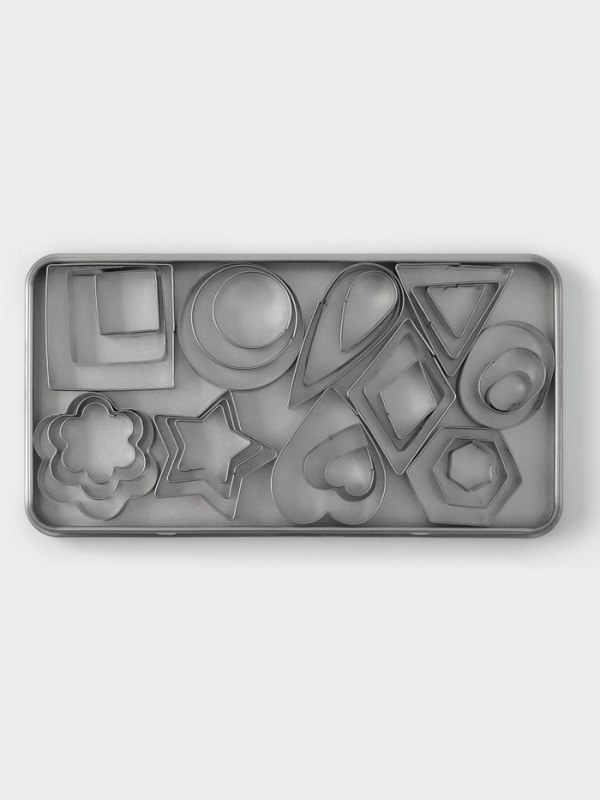 Формы для печенья Доляна «Ассорти», набор 30 шт., в кейсе, нержавеющая сталь, серебристый Формы для печенья Доляна «Ассорти», набор 30 шт., в кейсе, нержавеющая сталь, серебристый