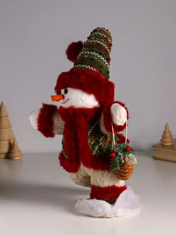 Декор  Декор "Снеговик в кафтане с мехом и колпаке. с шишкой" 19х17х40 см