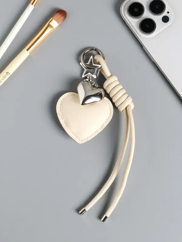 Брелок на карабине кожзам Брелок на карабине кожзам "Сердце" с узлом, белый 21х5,5х1,5 см