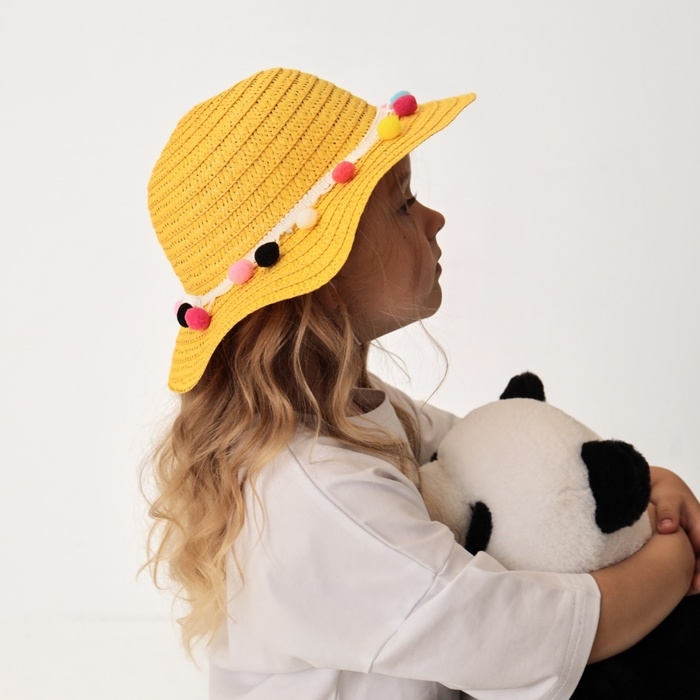 Шляпа с бомбошками для девочки MINAKU, цвет жёлтый, размер 50 Шляпа с бомбошками для девочки MINAKU, цвет жёлтый, размер 50
