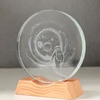 Сувенир стекло свет "Диск. Высадка космонавта на луну" 5хLED d=10 см, USB 10х4х11,4 см Сувенир стекло свет "Диск. Высадка космонавта на луну" 5хLED d=10 см, USB 10х4х11,4 см