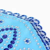 Кокошник с бусинами, на голубом фоне