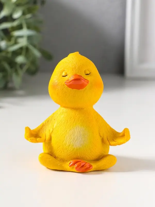 Сувенир полистоун лак "Жёлтый утёнок-йог" 8,5х7х9 см