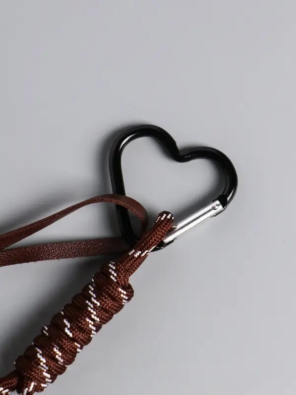 Брелок на карабине кожзам, текстиль  Брелок на карабине кожзам, текстиль "Медведь" бурый, с узлом 27х8,8х1,5 см