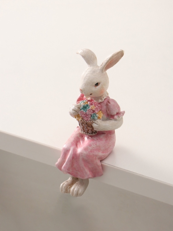 Сувенир полистоун  Сувенир полистоун "Зайка с цветочной корзинкой, в розовом платье" 7,5х4,5х12 см