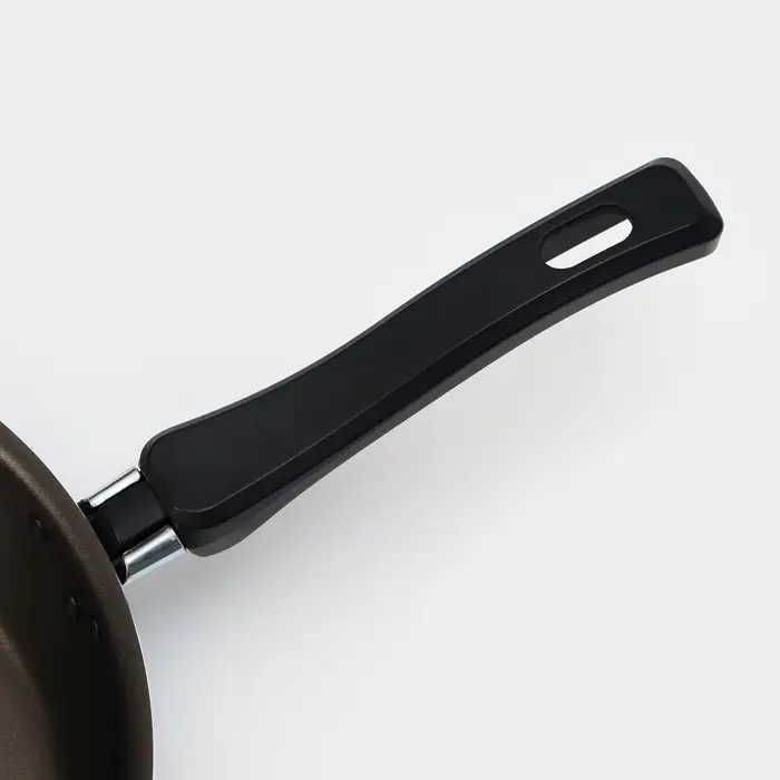 Сковорода &laquo;Классика атлас&raquo;, d=26 см, стеклянная крышка, пластиковая ручка, антипригарное покрытие, алюминий, коричневая