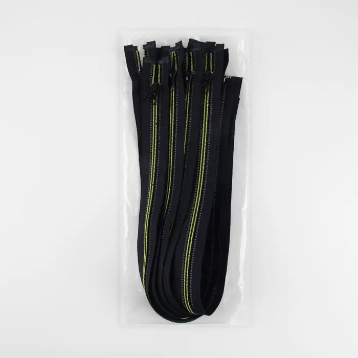 Молния «Спираль», №5, разъёмная, светоотражающая, замок автомат, 60 см, чёрная, зелёная Молния «Спираль», №5, разъёмная, светоотражающая, замок автомат, 60 см, чёрная, зелёная