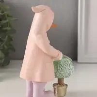 Фигурка полистоун &laquo;Утка в дождевике стрижёт цветок&raquo;, 9&times;6.5&times;14.5 см
