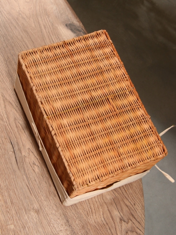 Корзинка прямоугольная с крышкой и тканевым подкладом, 33х22х15 см, ротанг