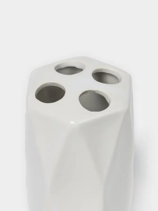 Набор аксессуаров для ванной комнаты Доляна &laquo;Геометрия&raquo;, 4 предмета, дозатор, мыльница, два стакана, белый