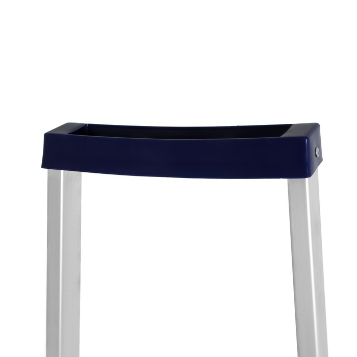 Стремянка ТУНДРА, алюминиевая, с органайзером, 6 ступеней, 1240 мм Стремянка ТУНДРА, алюминиевая, с органайзером, 6 ступеней, 1240 мм