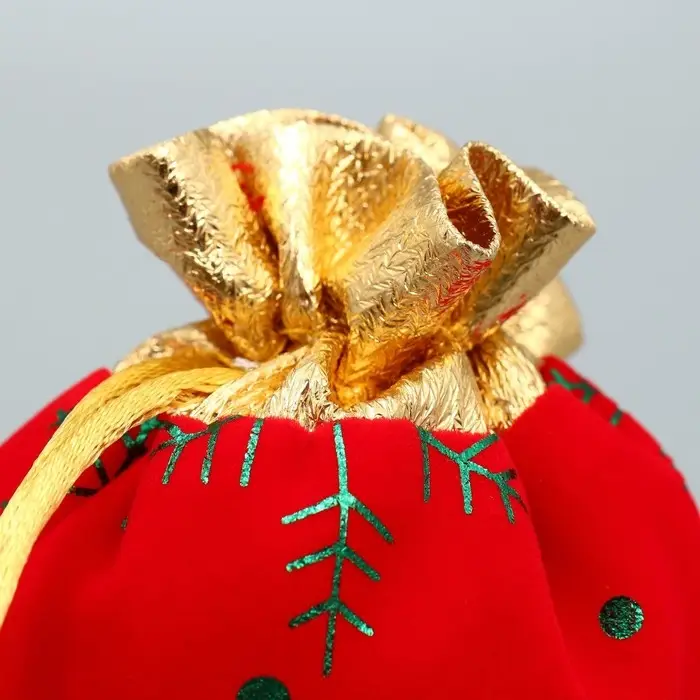 Мешочек подарочный замша «С Любовью», снежинки, тиснение, 10 х 12 см +/- 1.5 см Мешочек подарочный замша «С Любовью», снежинки, тиснение, 10 х 12 см +/- 1.5 см