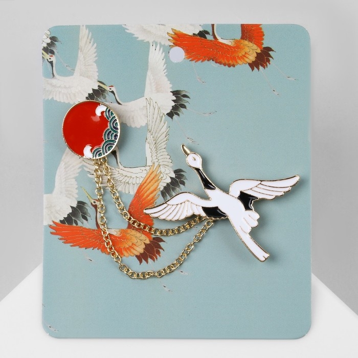 Значок «Журавль и солнце», цветной в золоте Значок «Журавль и солнце», цветной в золоте