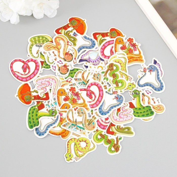 Наклейки для творчества Наклейки для творчества "Мультяшные змейки" тиснение золото набор 48 шт 9х7х0,8 см