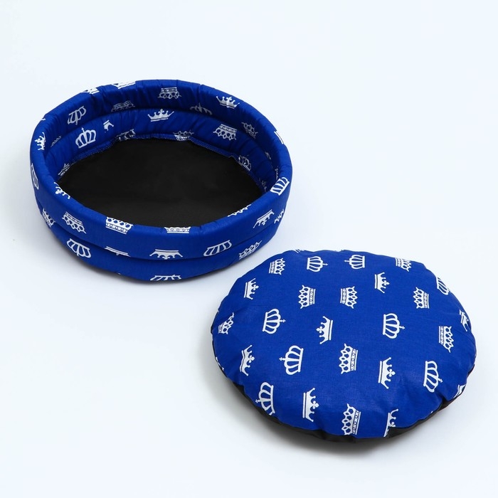 Лежанка Lowcost круглая, поплин, 40 х 40 х 12 см, синяя с коронами Лежанка Lowcost круглая, поплин, 40 х 40 х 12 см, синяя с коронами