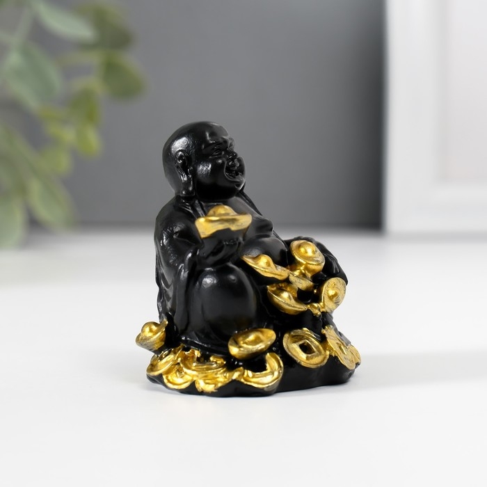 Нэцкэ полистоун  Нэцкэ полистоун "Хотей с золотыми слитками и монетами" чёрный 4х5,7х5,5 см