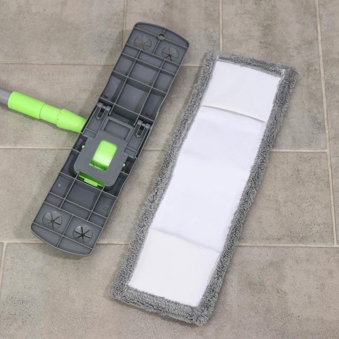 Швабра для мытья пола плоская Доляна, насадка из микрофибры 42×12 см, телескопическая ручка 73-124 см Швабра для мытья пола плоская Доляна, насадка из микрофибры 42×12 см, телескопическая ручка 73-124 см