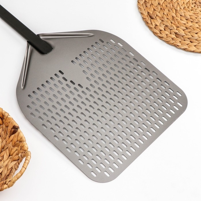 Лопатка перфорированная Priority, 115×35 см, с разборной ручкой, цвет коричневый Лопатка перфорированная Priority, 115×35 см, с разборной ручкой, цвет коричневый