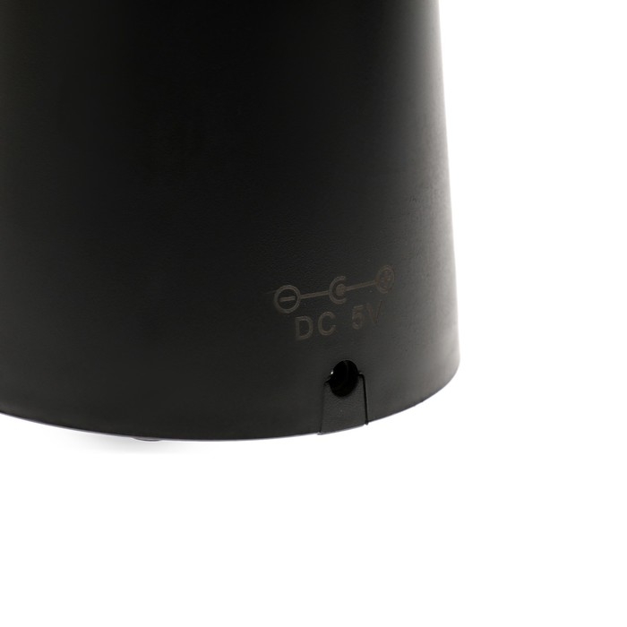 Отпугиватель насекомых Luazon LRI-13, настольный/подвесной, от батареек и USB, черный Отпугиватель насекомых Luazon LRI-13, настольный/подвесной, от батареек и USB, черный