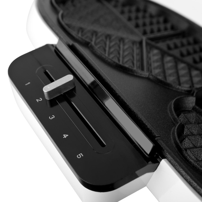 Вафельница BRAYER 2302BR, 1200 Вт, форма сердца, антипригарное покрытие Вафельница BRAYER 2302BR, 1200 Вт, форма сердца, антипригарное покрытие