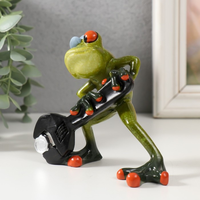Сувенир полистоун лак Сувенир полистоун лак "Лягушонок с разводным ключом" 5х12,5х11 см