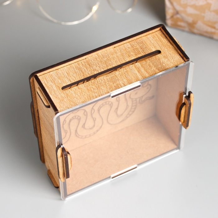 Новогодняя копилка с акрилом  Новогодняя копилка с акрилом "Змея. С Новым годом" 12х12х4 см