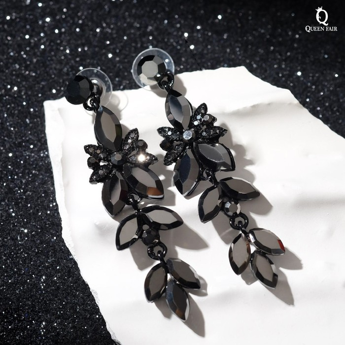 Серьги висячие со стразами «Ажур» весеннее настроение, цвет чёрный, 7см