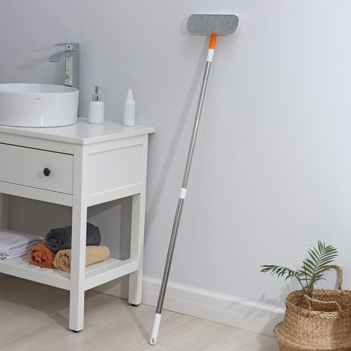 Щётка для окон Raccoon, телескопическая нержавеющая ручка 77(123) см, силиконовый сгон 22 см, велюровая насадка 22×7 см, цвет МИКС Щётка для окон Raccoon, телескопическая нержавеющая ручка 77(123) см, силиконовый сгон 22 см, велюровая насадка 22×7 см, цвет МИКС