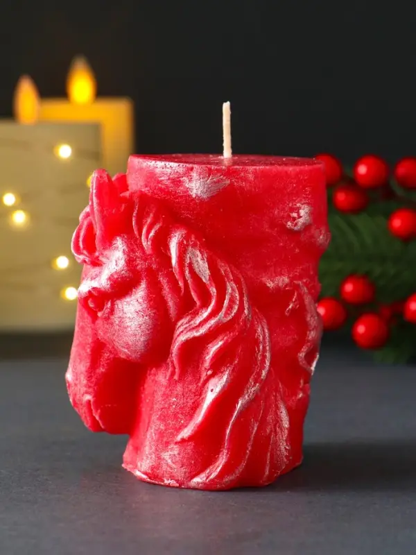 Свеча новогодняя Свеча новогодняя "Барельеф Лошадь" 85х95 мм, ЛАК, красный