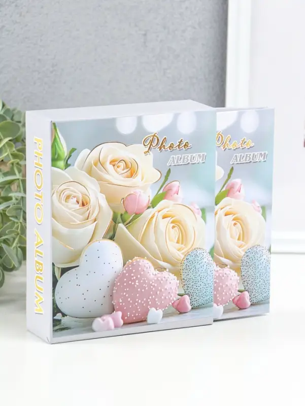 Фотоальбом на 40 фото 10х15 см "Белые розы и сердечки в посыпке" в коробке 4,5х14х17 см