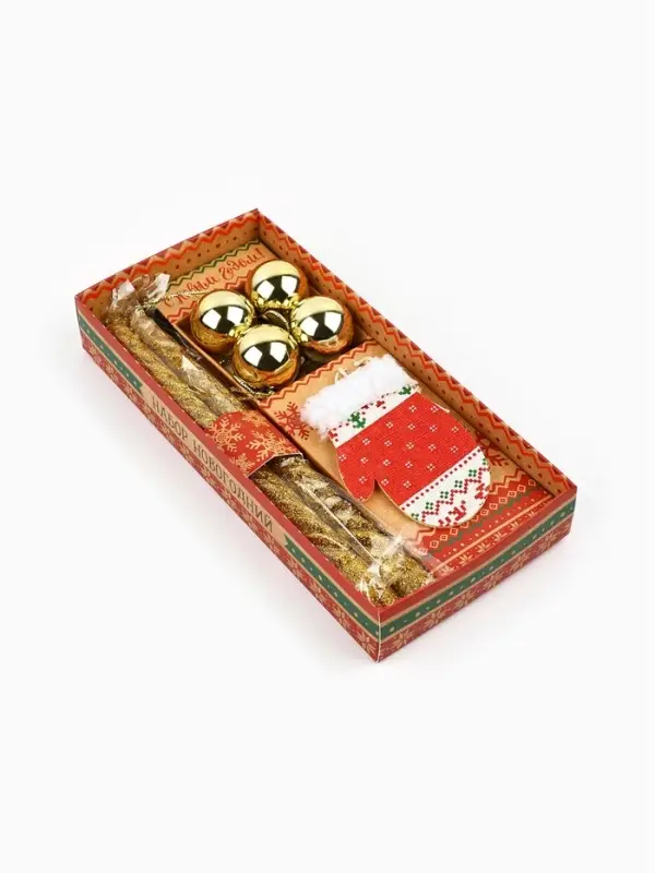 Подарочный набор &laquo;Тепла в Новом году&raquo;, в наборе 2 свечи, 4 шарика, ёлочная игрушка