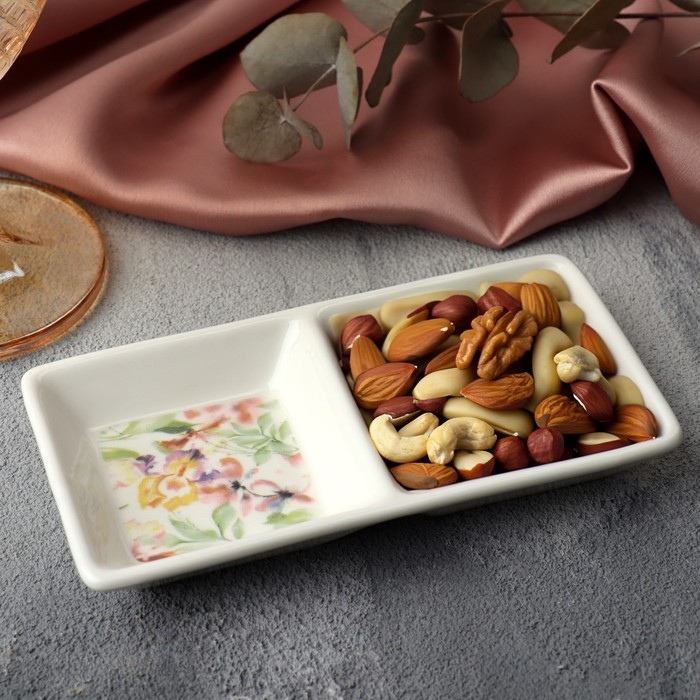 Менажница керамическая «Цветы», 13.8 х 7 см, цвет белый