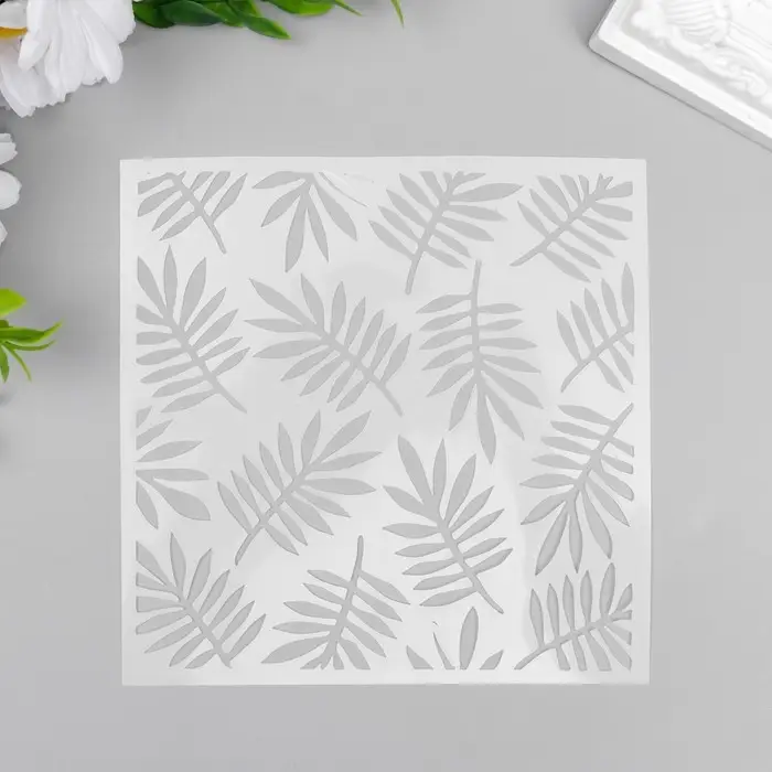 Трафарет пластик Трафарет пластик "Листья" 13х13 см