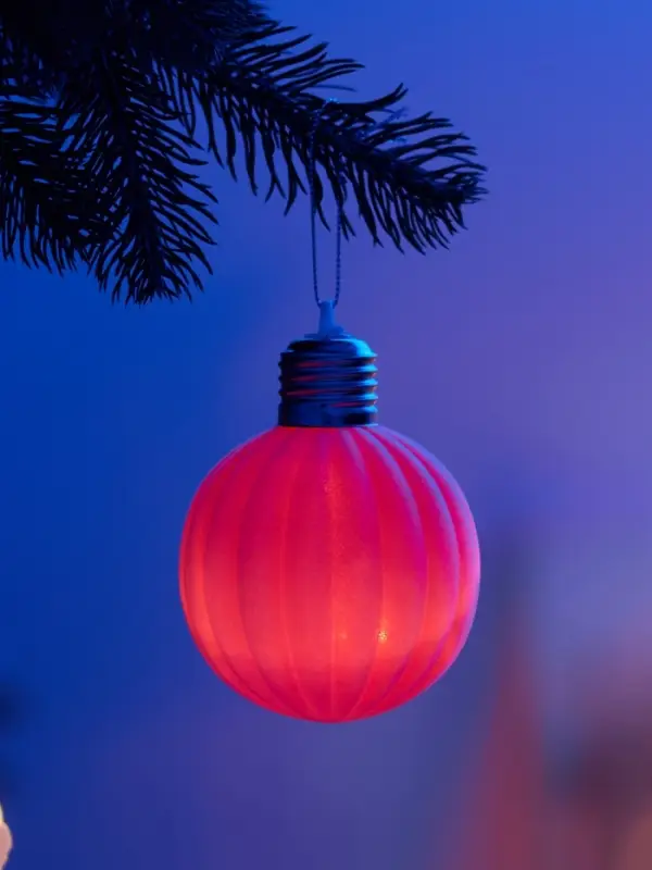 Елочный шар Елочный шар "Малиновый бархат" 8 см, 1 LED, LR44x3 (в компл.), Т/БЕЛЫЙ