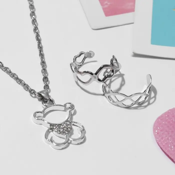 Набор детский «Выбражулька» 3 предмета: кулон 40 см, 2 кольца, медвежонок, белый в серебре Набор детский «Выбражулька» 3 предмета: кулон 40 см, 2 кольца, медвежонок, белый в серебре