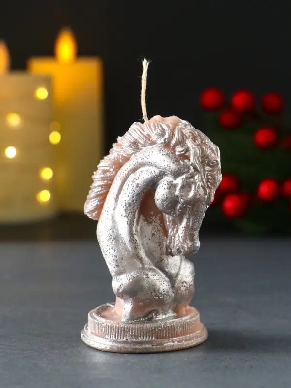 Свеча новогодняя Свеча новогодняя "Конь" 60х90 мм, ЛАК, бежевый