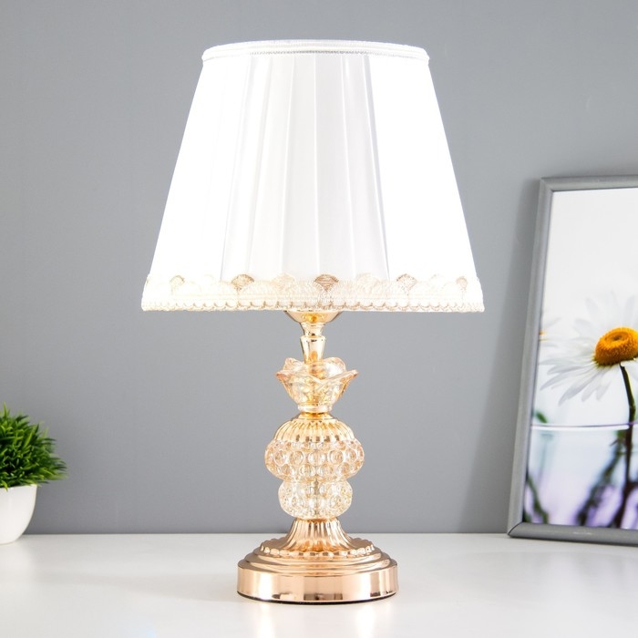 Лампа настольная с подсветкой Лампа настольная с подсветкой "Лаура" 1x60Вт E27 золото 25х25х41 см RISALUX