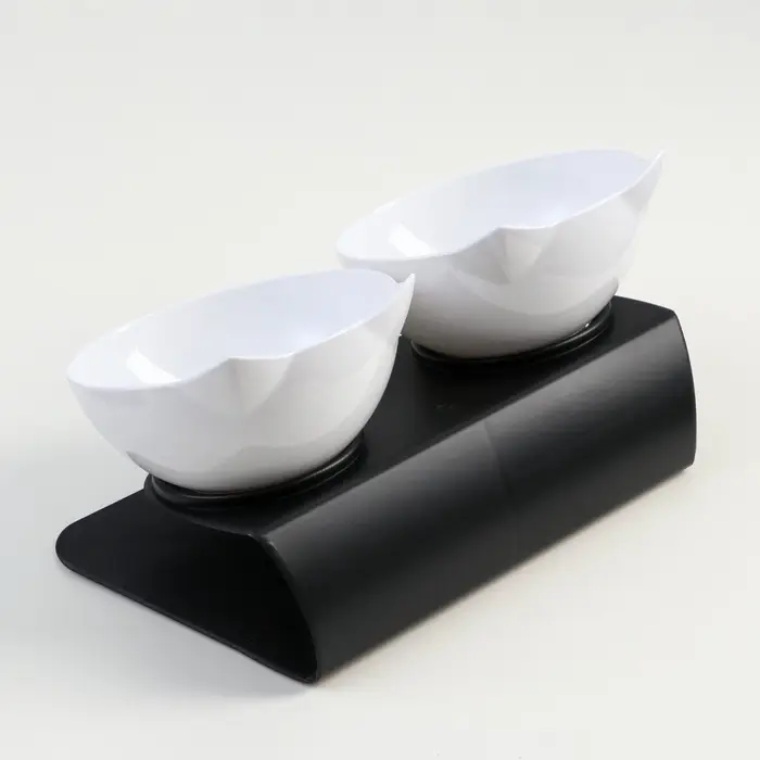 Миски, 27.5&times;14&times;15 см, 2 шт., на чёрной подставке, пластик, белые