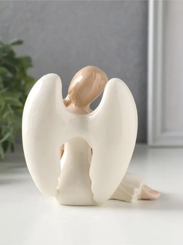 Сувенир керамика "Девушка-ангел в белом платье, с белой розой в ладонях" 11,3х10х9,8 см