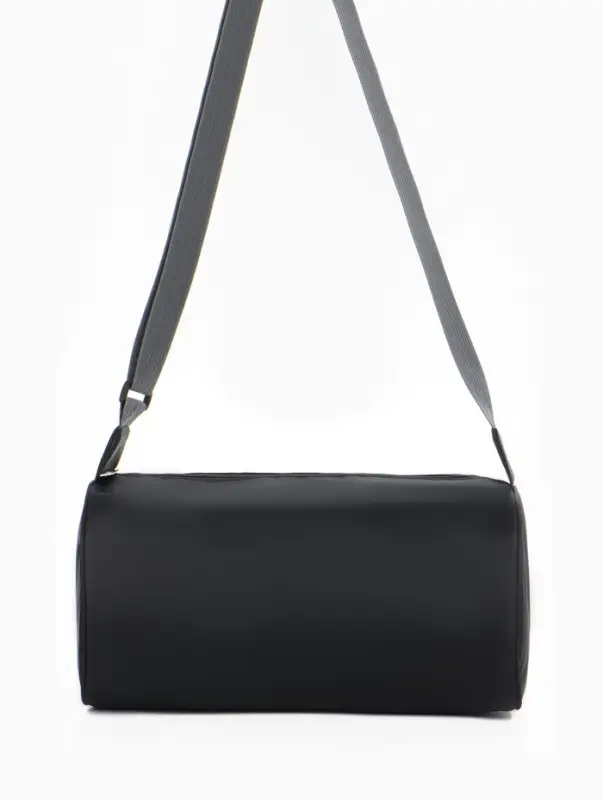 Сумка спортивная на молнии, боковой карман/сетка, регулируемый ремень, маленький размер, чёрная